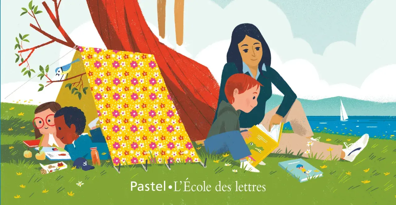 Une femme lit à des enfants près d'une tente. Une scène paisible qui invite à la critique d'album.