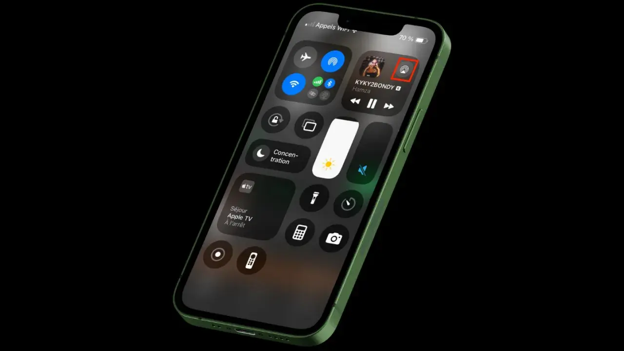 Icône AirPlay 2 sur un iPhone affichant le contrôle de lecture de "KYKY2BONDY" par Hamza.