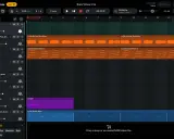 Interface de création musicale en ligne avec pistes audio et MIDI superposées, incluant des boucles de piano et de pad.